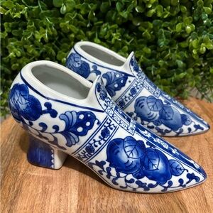 Elegant Ceramic Blue and White  Shoes